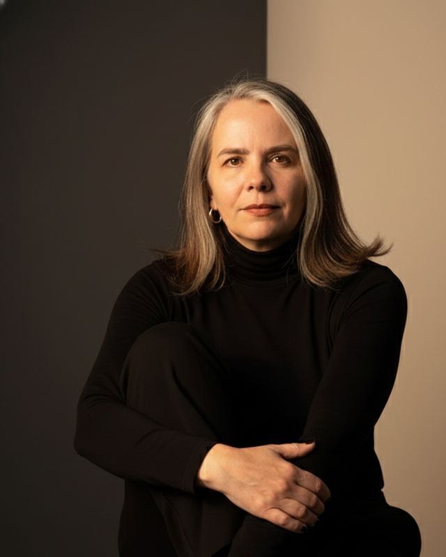 Retrato de Lyz sentada